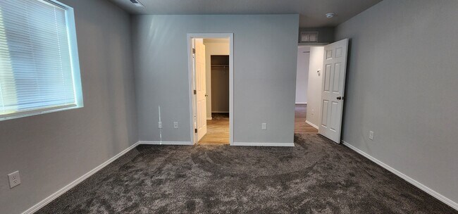 Building Photo - 409 Hildago Wy