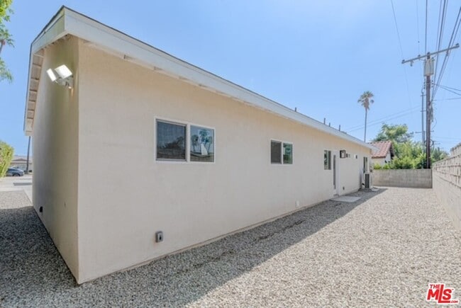 Building Photo - 1221 N Azusa Ave