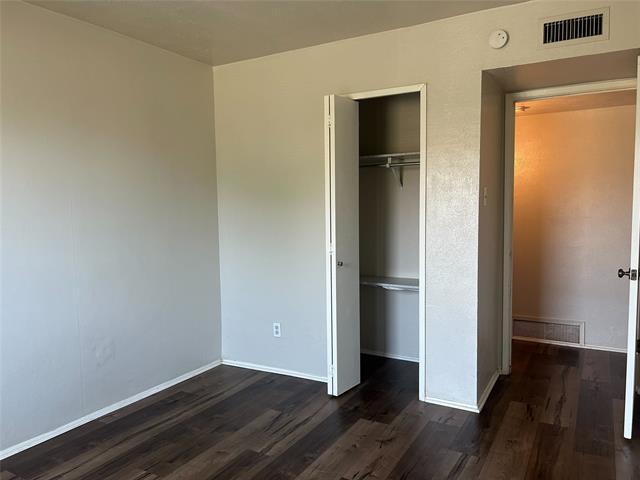 Building Photo - 10238 White Elm Rd