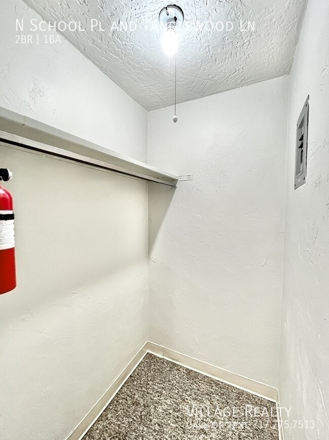 Building Photo - 343 N School Pl