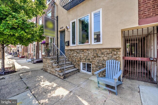 Building Photo - 2608 Edgemont St