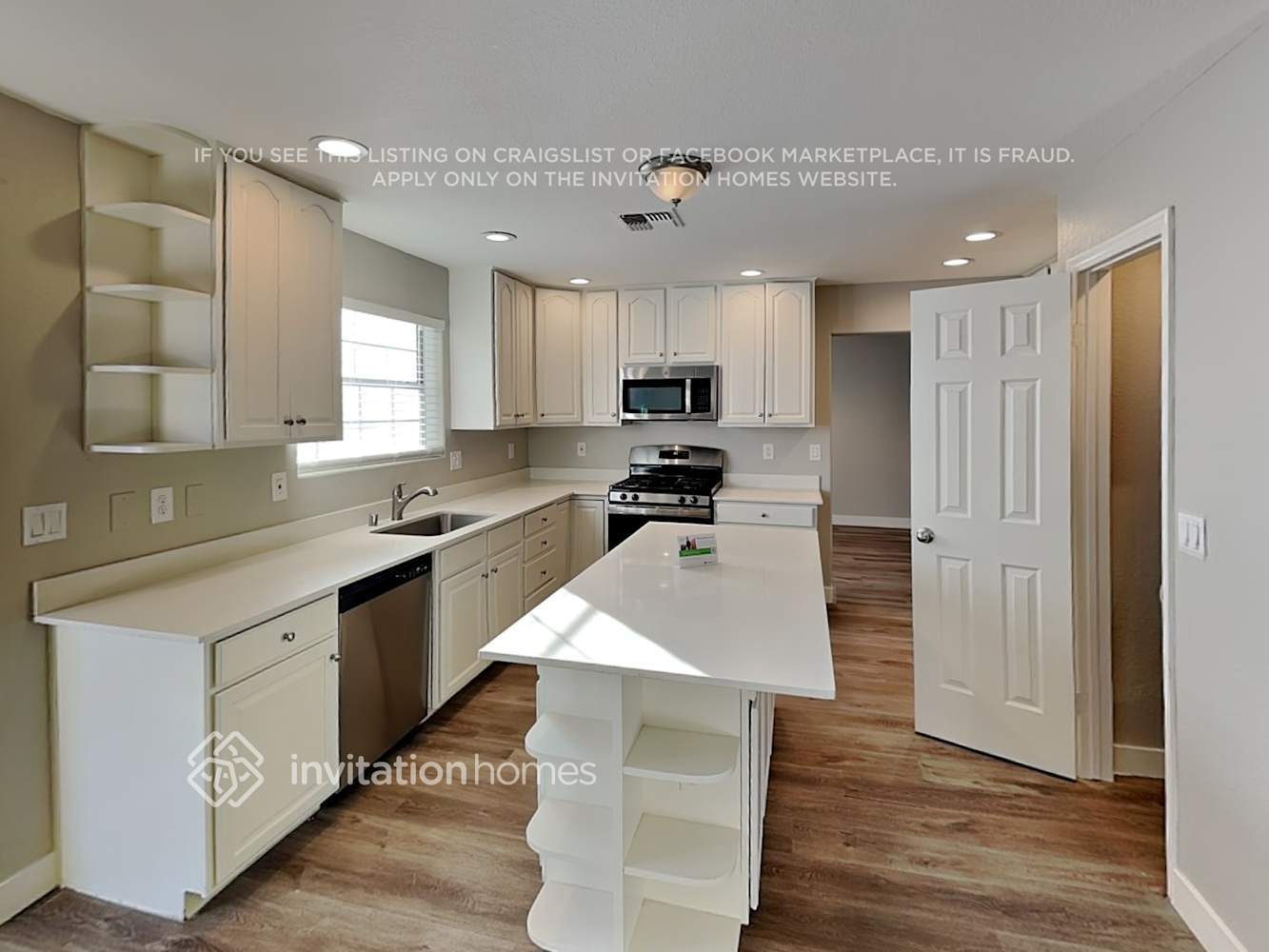 Building Photo - 1130 Broken Hills Dr