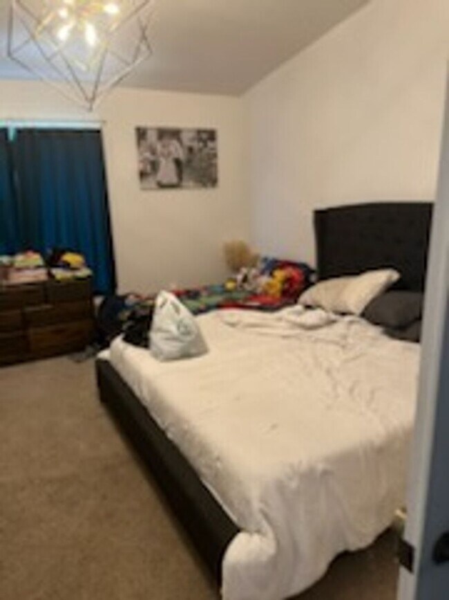 Building Photo - Great 3 Bed 2 Bath Home for Rent in Pinewood Neighborhood!!!