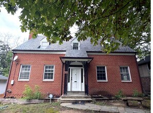 Building Photo - 3206 Nash Pl SE