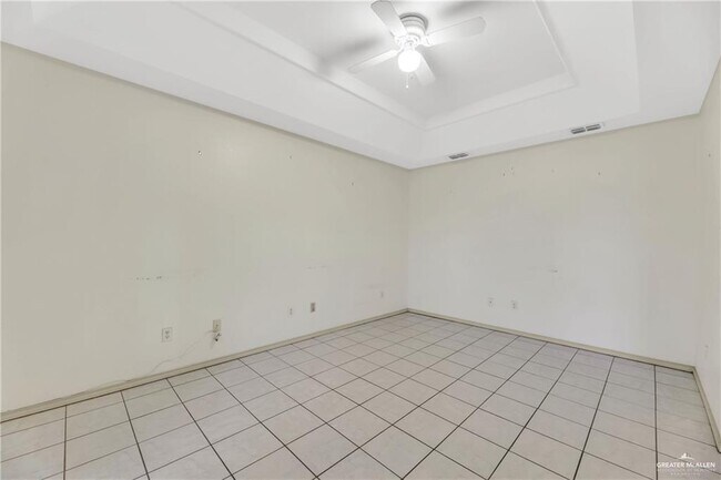 Building Photo - 20 Via Sol Dr