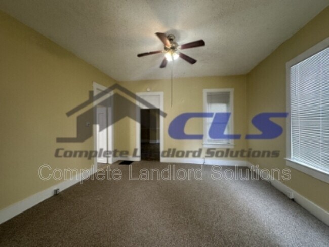 Building Photo - 1009 S 8th St