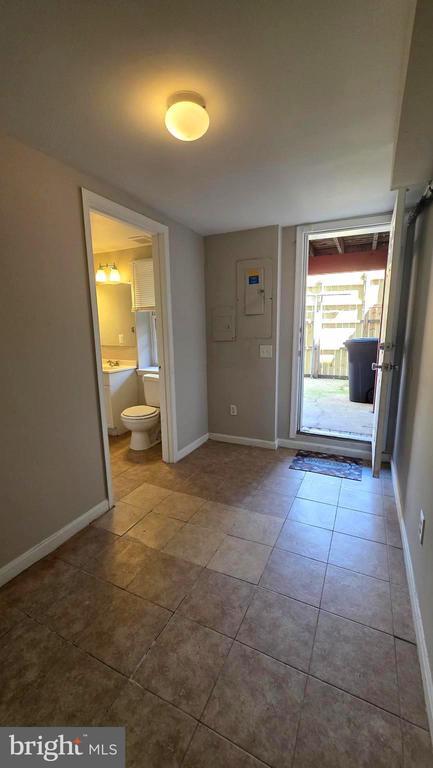 Building Photo - 539 N Luzerne Ave