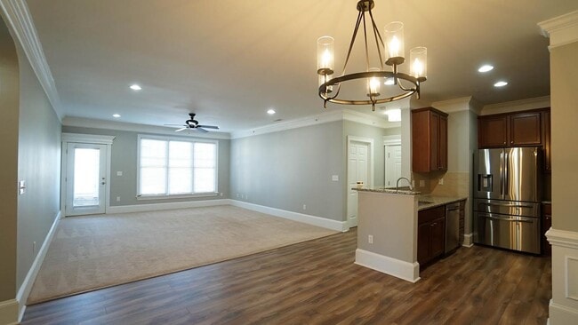 Building Photo - 426 Waterford Lake Dr