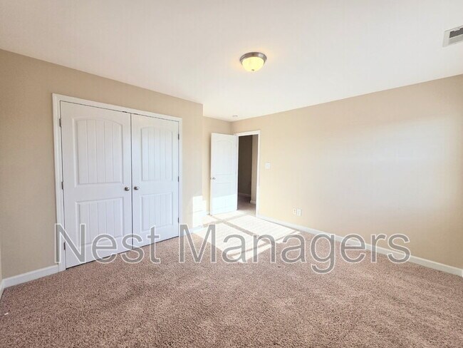 Building Photo - 389 Roanoke Dr