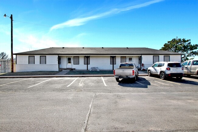 Building Photo - Bel Aire Oliver