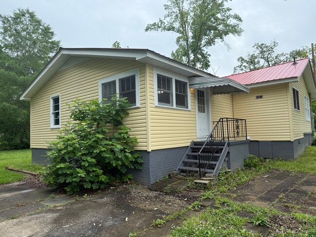 Building Photo - 104 Pinealice St