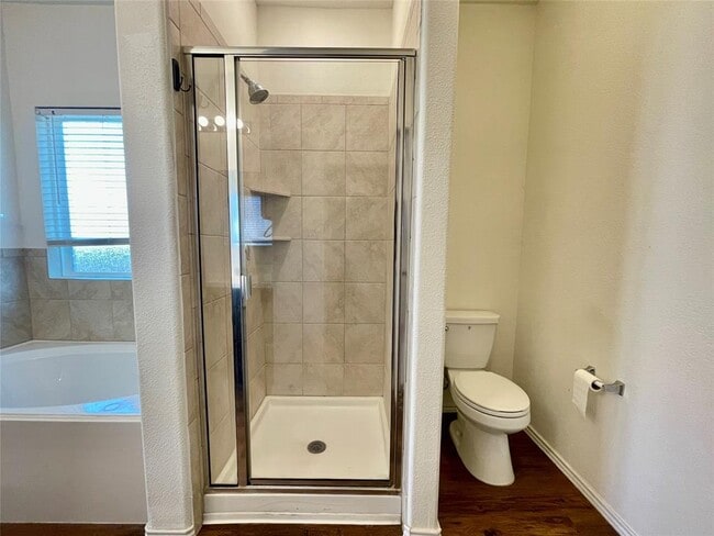 Building Photo - 112 Wind Flower Ln