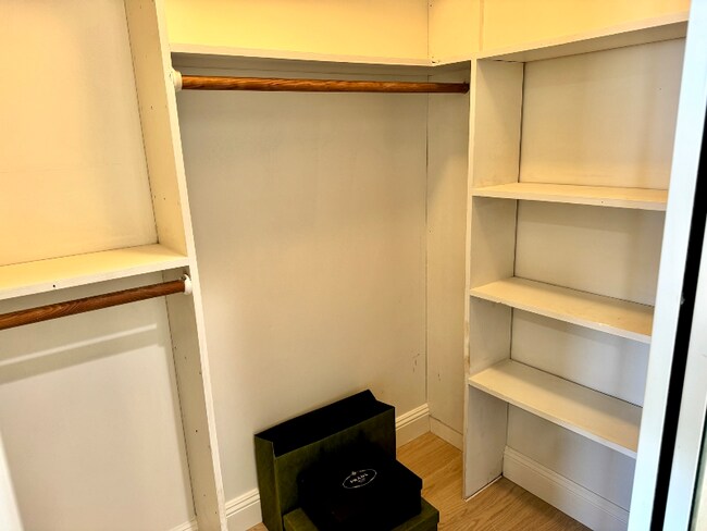 Building Photo - 2626 Moraga St