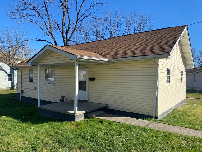 Front Porch - 104 1st St