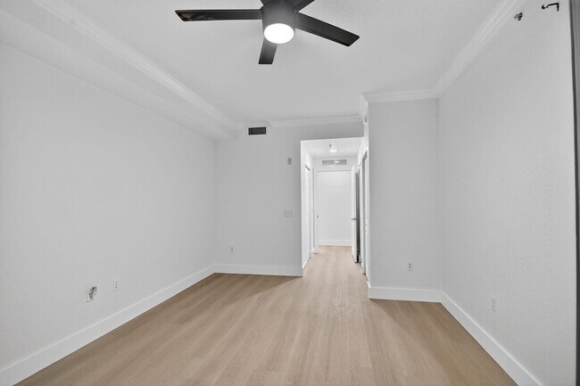 Building Photo - 1 Renaissance Way