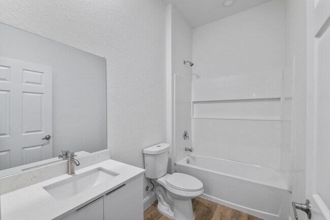 Building Photo - 623 Franklin