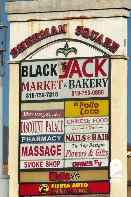 Building Photo - 7040 Woodman Ave