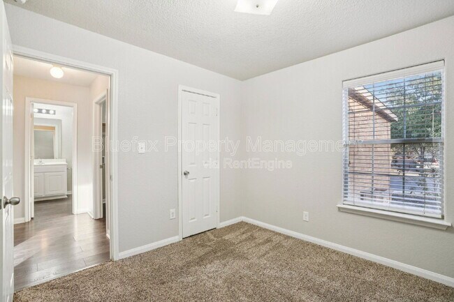 Building Photo - 11454 Country Canyon