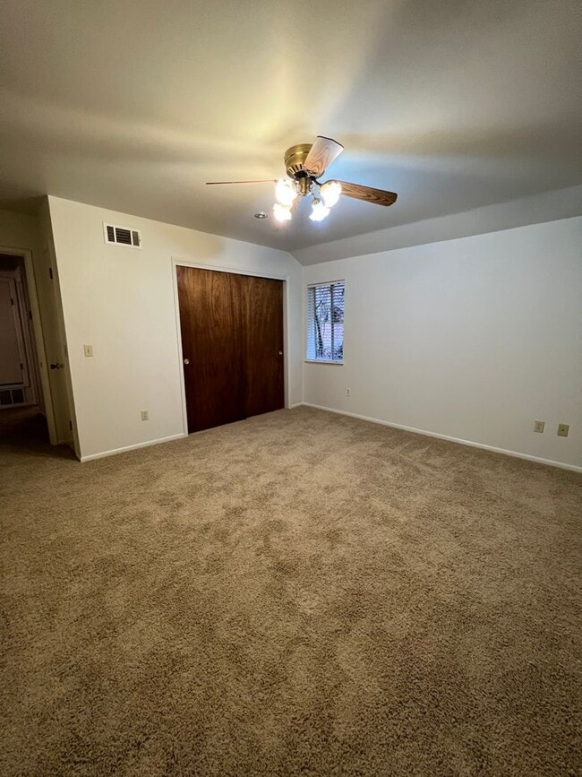 Building Photo - Charming home walking distance to Union Hi...