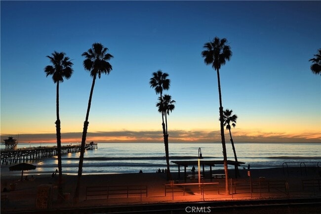 Building Photo - 712 Calle Divino