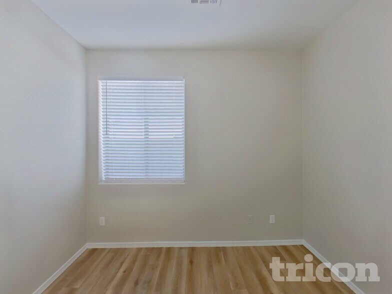 Building Photo - 19431 N San Pablo St