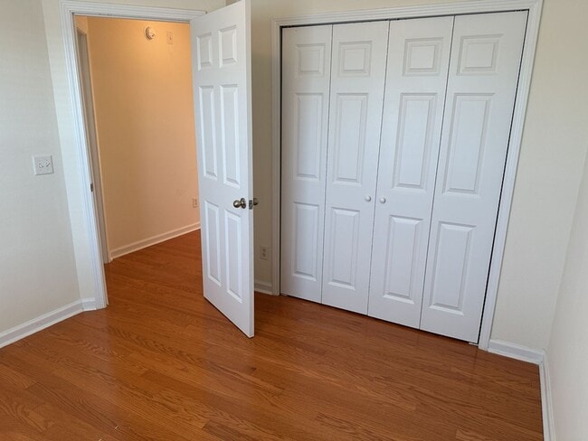 Building Photo - 10 Evergreen Oak Dr