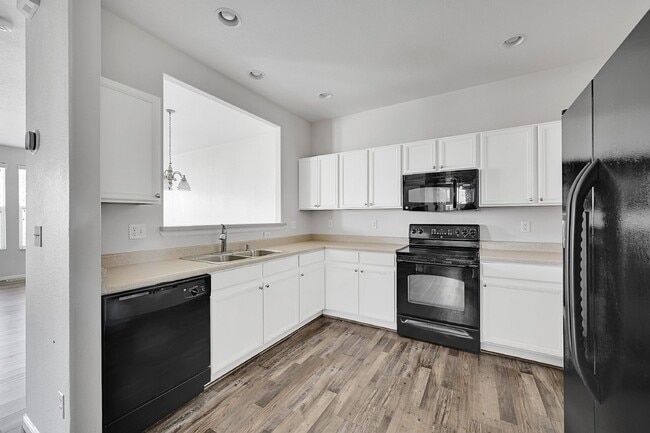 Building Photo - $1,850.00 - 2 Bedrooms, 2.5 Bathrooms Town...