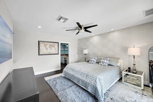 Building Photo - 6767 Tradewind Way