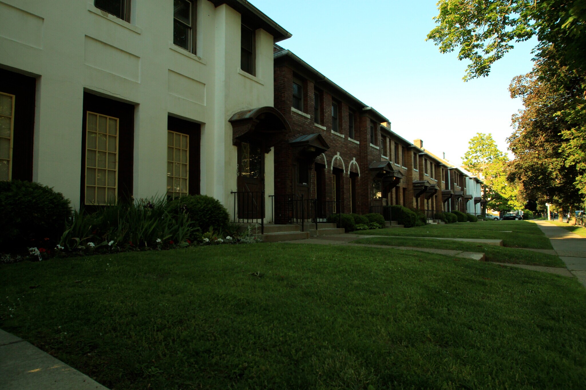 Building Photo - 608 Elmwood Ave