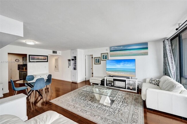 Building Photo - 2201 S Ocean Dr