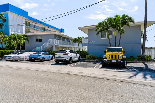Building Photo - 604 N Ocean Blvd