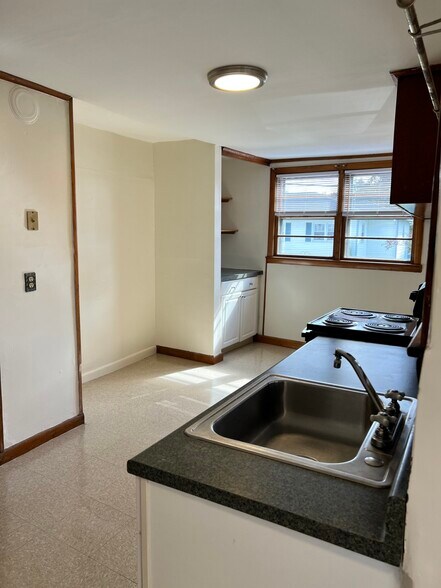 Building Photo - 37 Arlington St