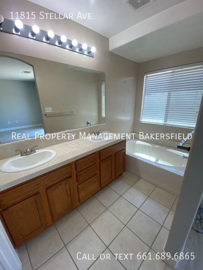 Building Photo - 11815 Stellar Ave