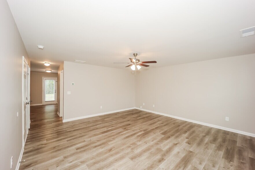 Building Photo - 318 Freeman Cir