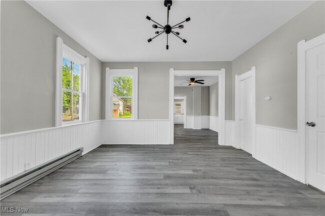 Building Photo - 3701 Chatham Ave