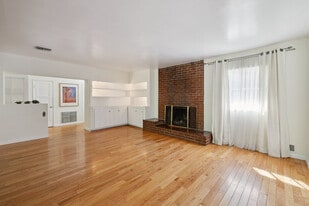Building Photo - 23265 Leonora Dr