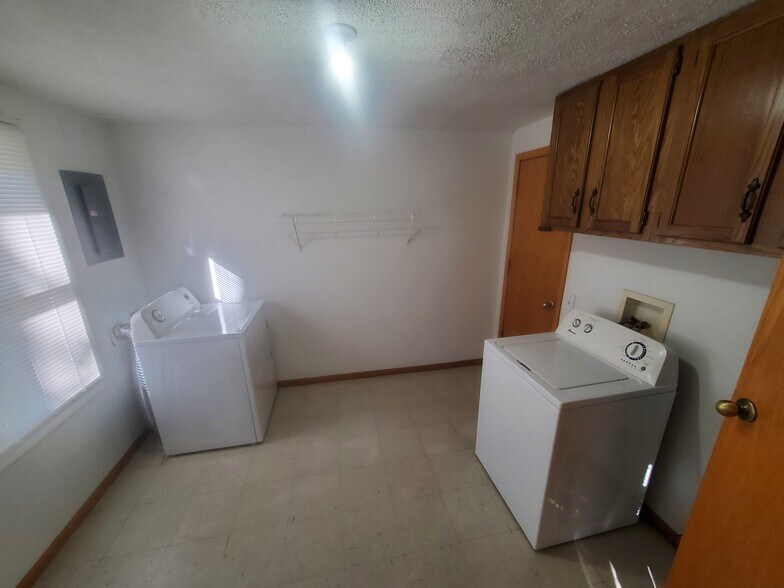 Utility Room-Garage door - 1317 W 19th St