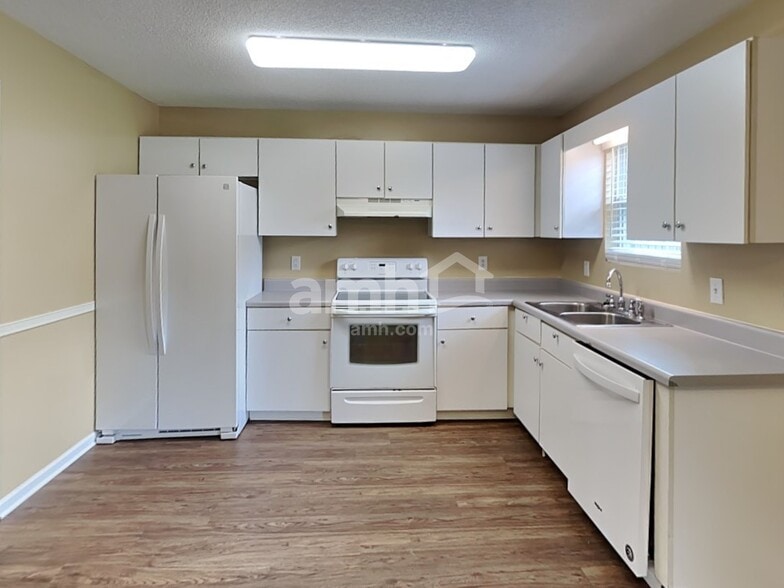 Building Photo - 912 Crystal Bear Trl