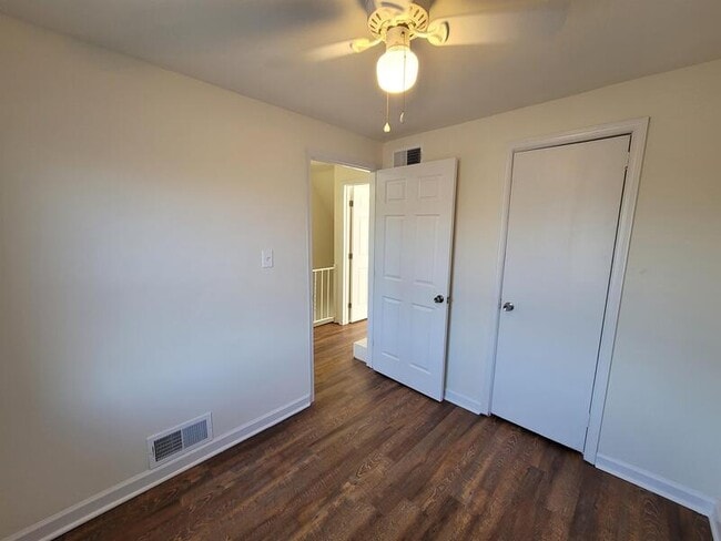 Building Photo - 5215 Wasena Ave