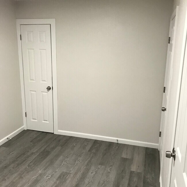 Building Photo - 29 Boles Ave