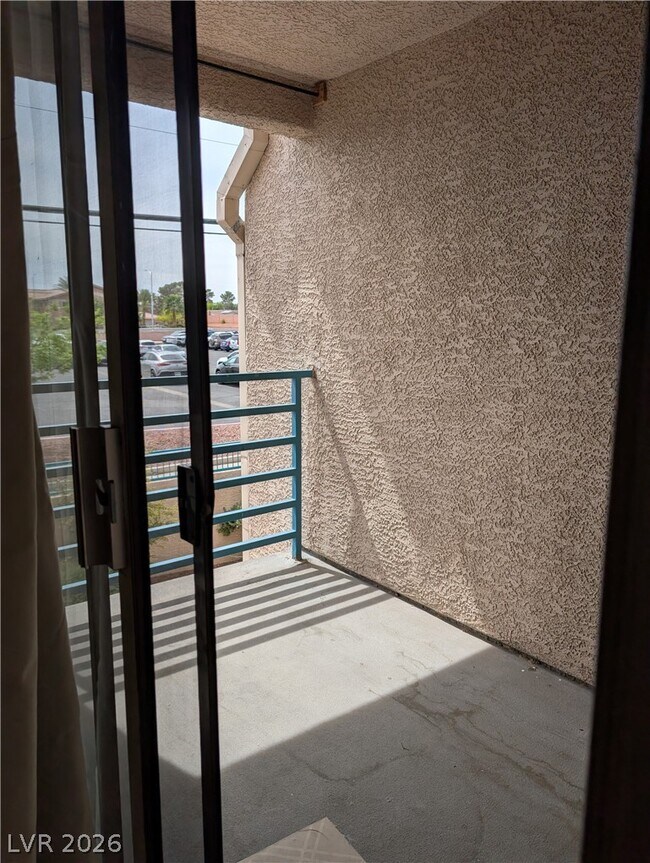 Building Photo - 4440 Woodpine Dr