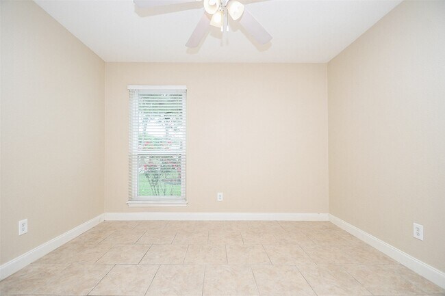 Building Photo - 710 N Fork Ct