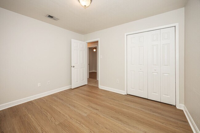 Building Photo - 2840 Gardendale Ave