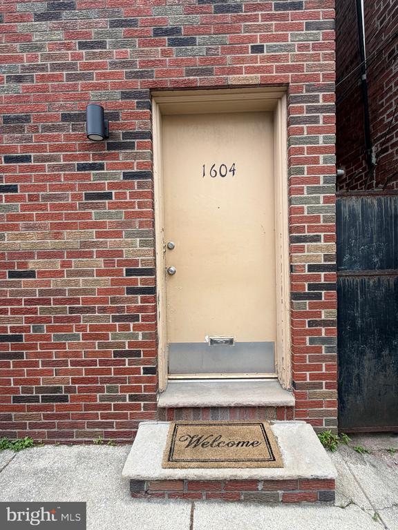 Building Photo - 1604 S Clarion St