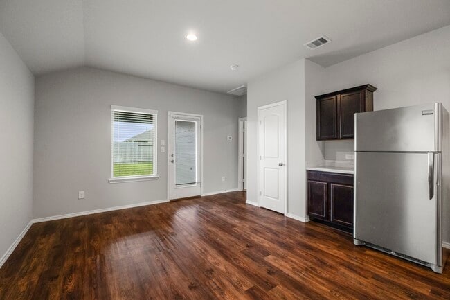 Building Photo - 2354 Otter Falls Dr