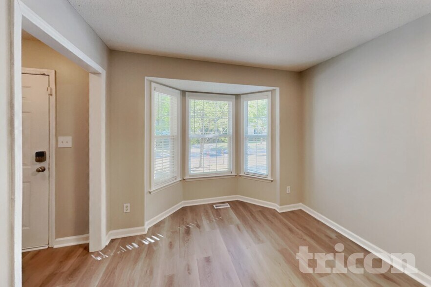 Building Photo - 417 Westonridge Run