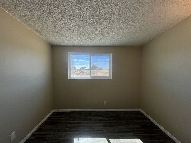 Building Photo - 13240 Margo St