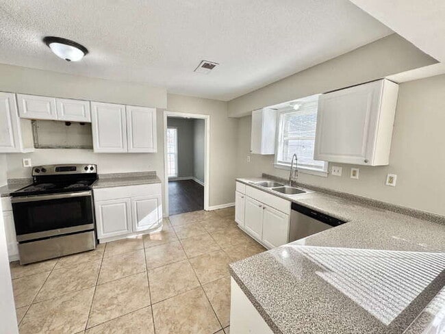 Building Photo - 3411 Emerald St