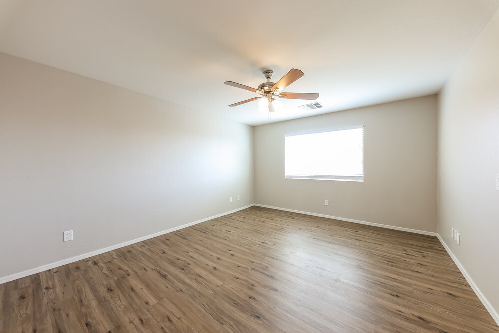 Building Photo - 1304 S 159th Ave