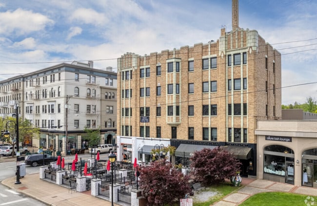 Building Photo - Hyde Park Terrace
